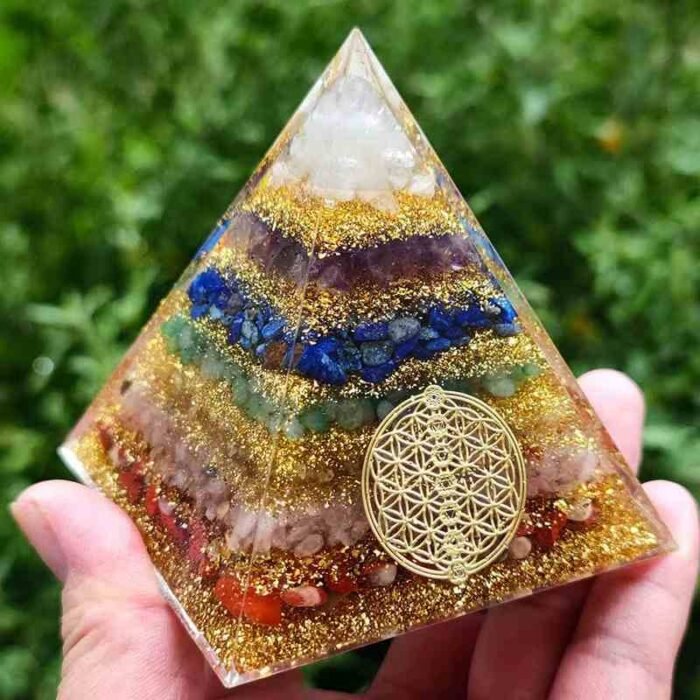 Pyramide Orgonite 7 Chakras 1