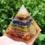 Pyramide Orgonite 7 Chakras 5