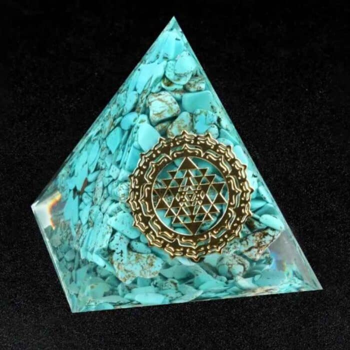 Pyramide Orgonite Turquoise